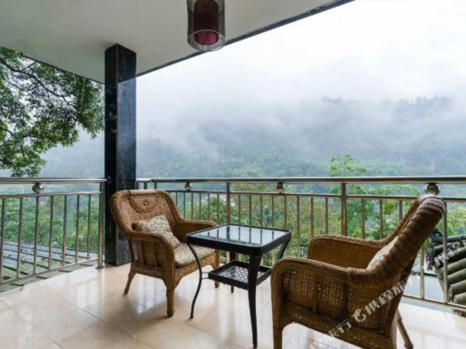 Emei Mountain Lakeview Inn