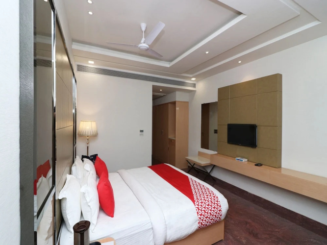OYO 13616 Hotel Gala Galaxy