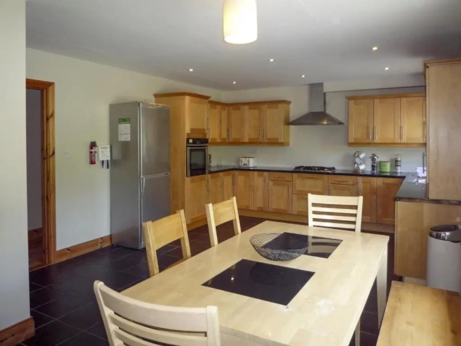 4 Bedrooms Cottage