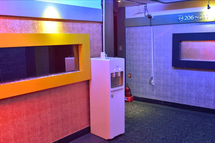 Enter Motel