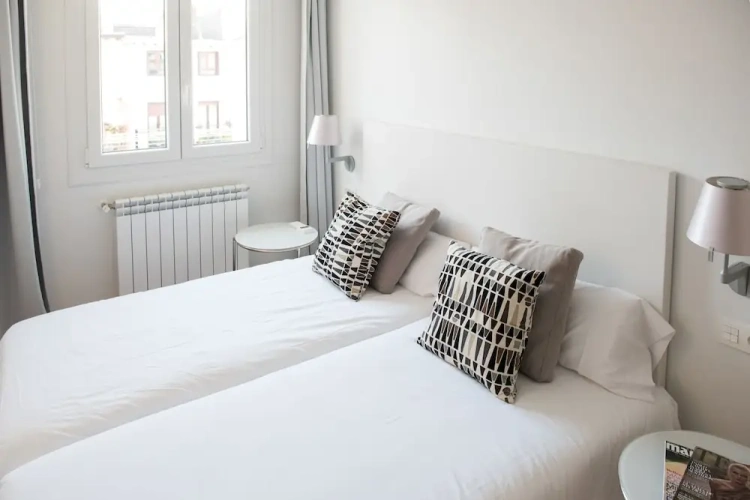 2 Bedrooms Apartment