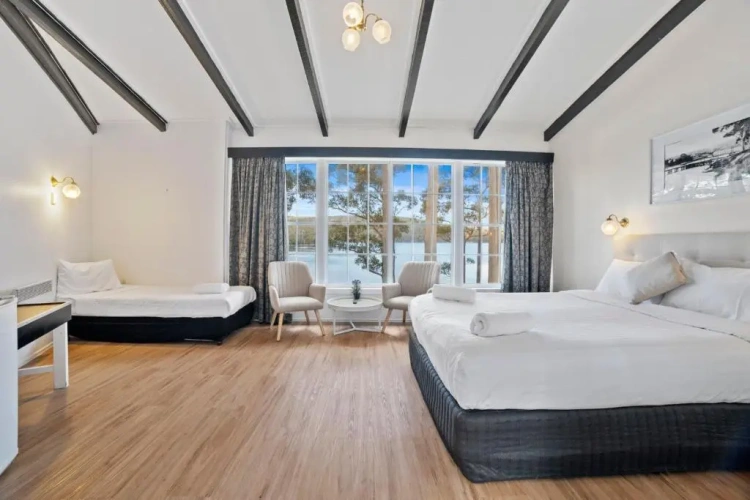 Deluxe Twin room with sea view