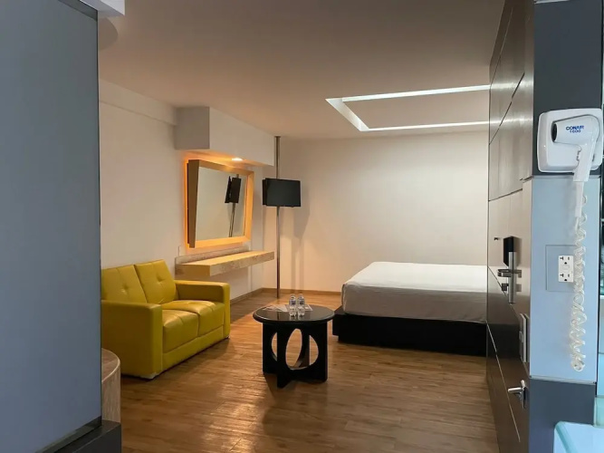 NewPort love hotel