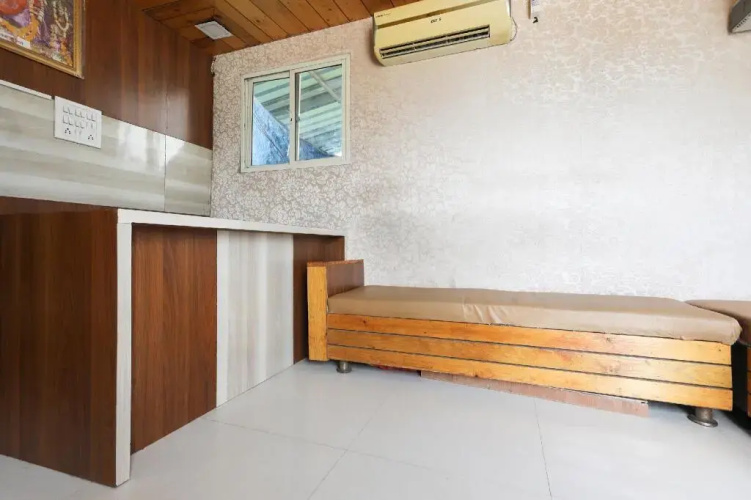 Anand Milan by OYO Rooms