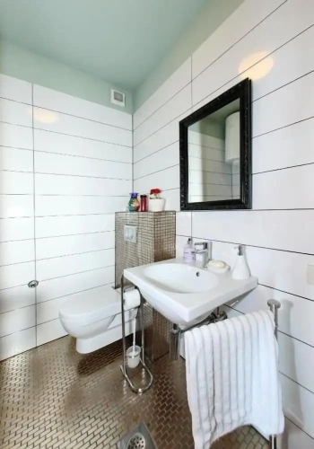 2 Bedrooms Penthouse Apartment