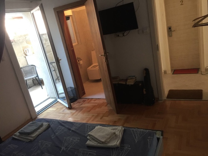 Neni Apartments
