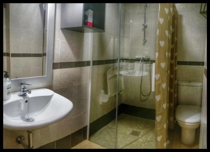 2 Bedrooms Apartment