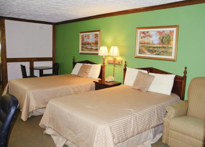Victorian Inn & Suites