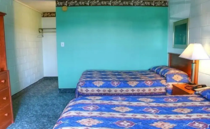Country Host Motel
