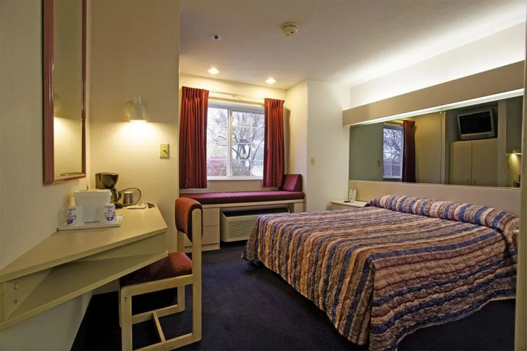 Americas Best Value Inn & Suites - N. Lima/Boardman