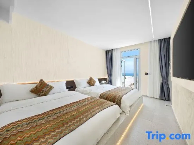 Standard Twin room with sea view