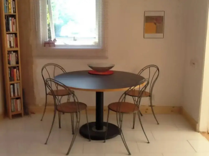 4guests-2br-privategarden-freeparking