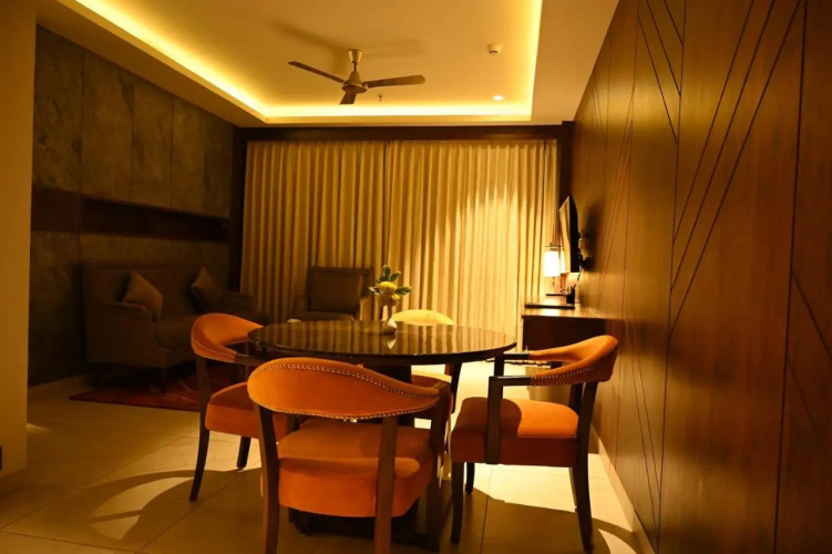 Hotel Pahadi