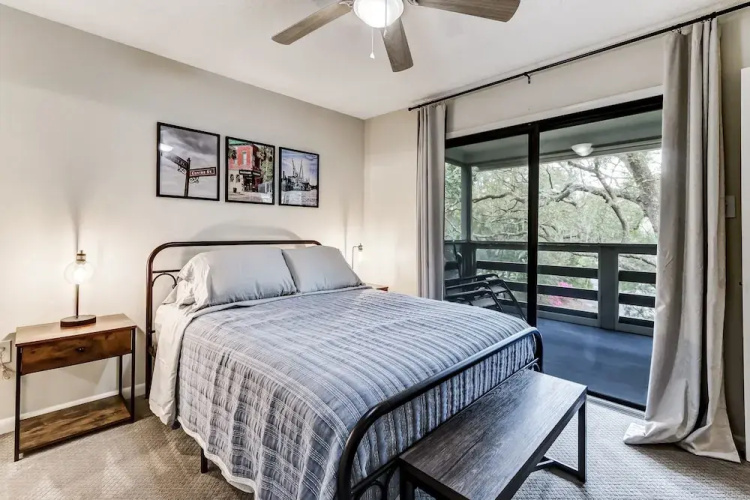 3e Amelia Landings 2 Bedroom Condo by RedAwning