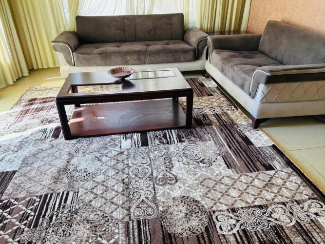 3 Bedrooms Apartment