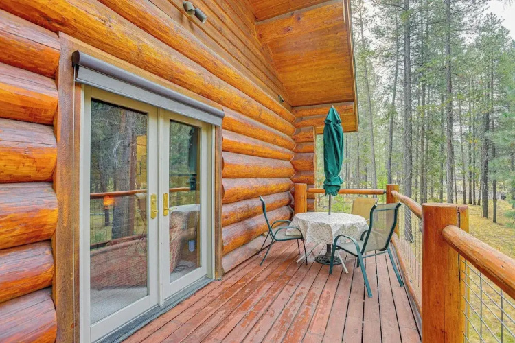 Bend Getaway With Cozy Fireplace