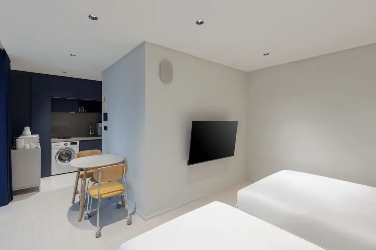 Deluxe Twin Family room
