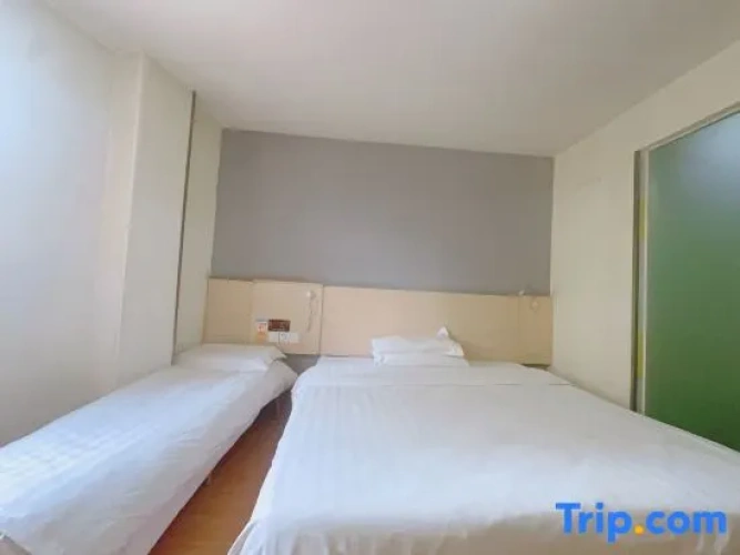 Business Twin Family room