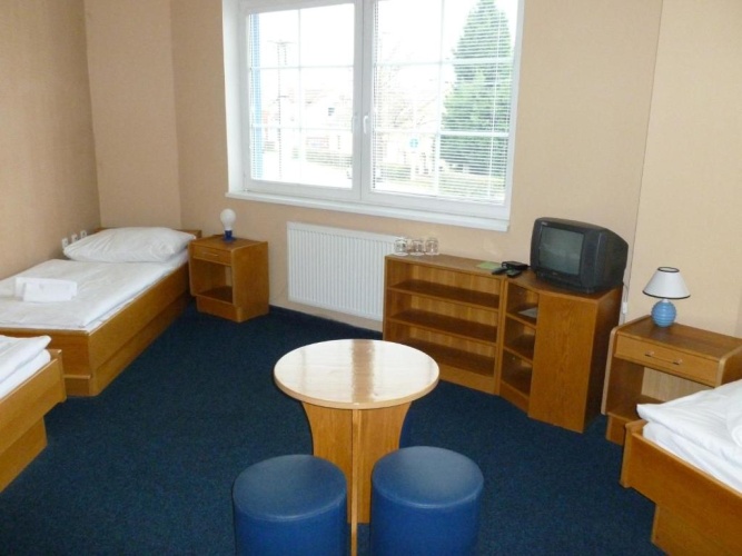 Standard Triple room