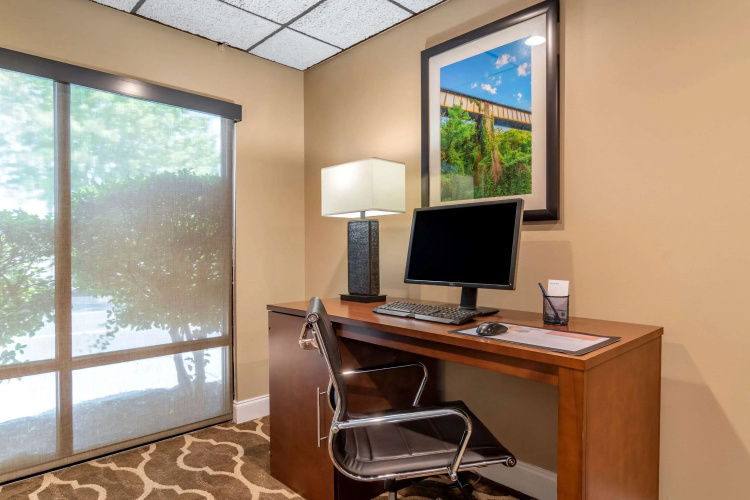 Comfort Inn & Suites Athens North