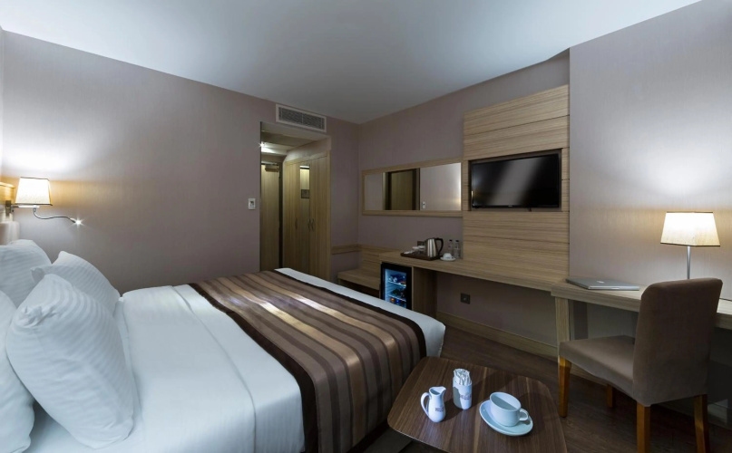 Exe Las Adelfas Hotel