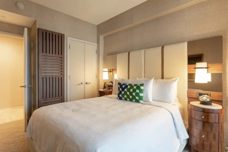 Charming Beachfront Condo With Large Balcony