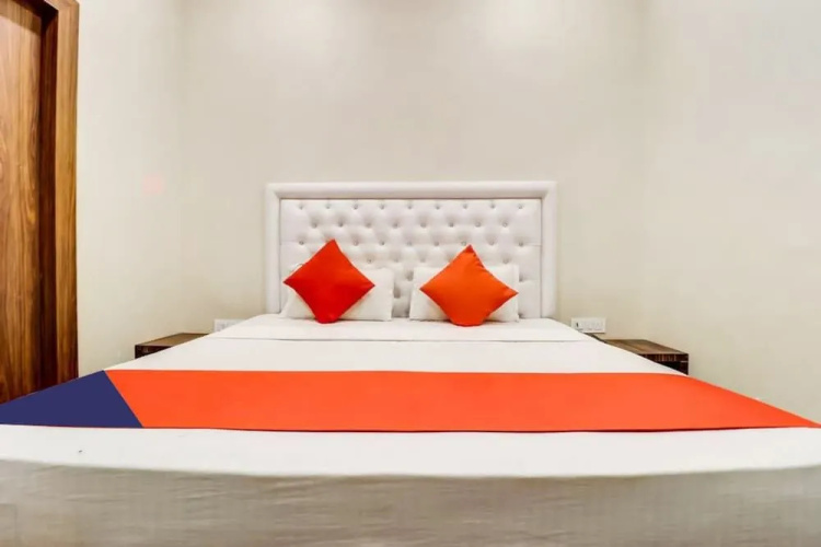 Goroomgo Harihar Guest House Haridwar