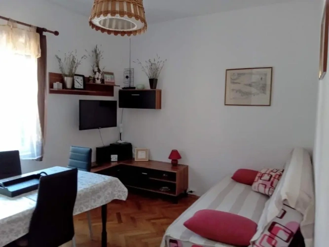 2 Bedrooms Cottage