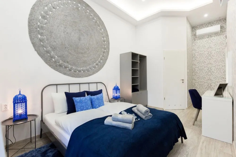 SB Panzio Hotel