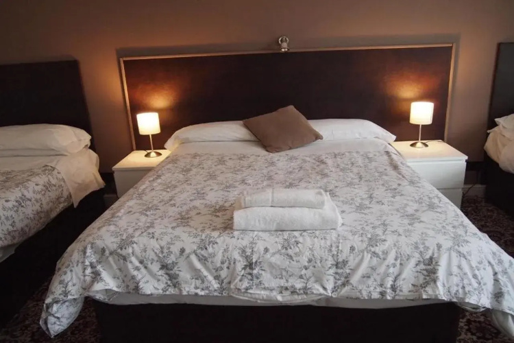 Kingswood Hotel