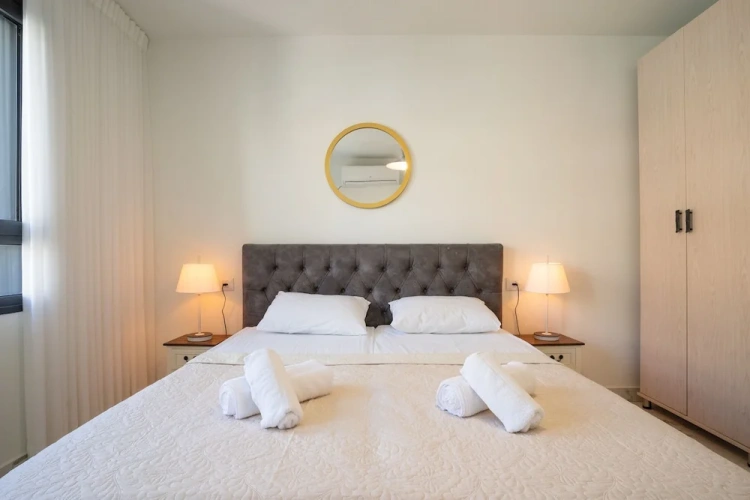 2 Bedrooms Family Suite with balcony and with city view