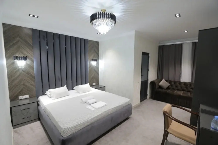 Sharq Hotel