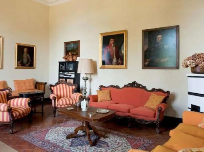 A Romantic Rocca Retreat