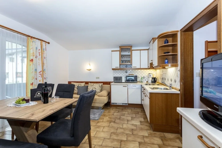 1 Bedroom Comfort room with balcony and with mountain view