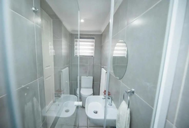 3 Bedrooms Apartment