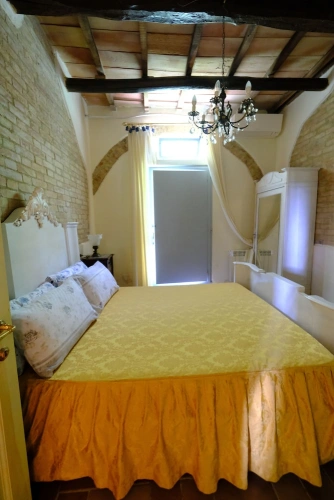 Comfort room with garden view