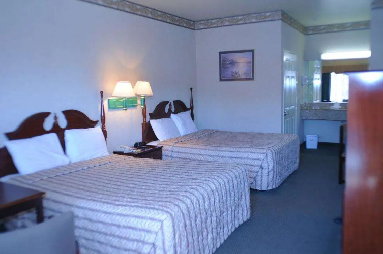 Mid City Inn and Suites