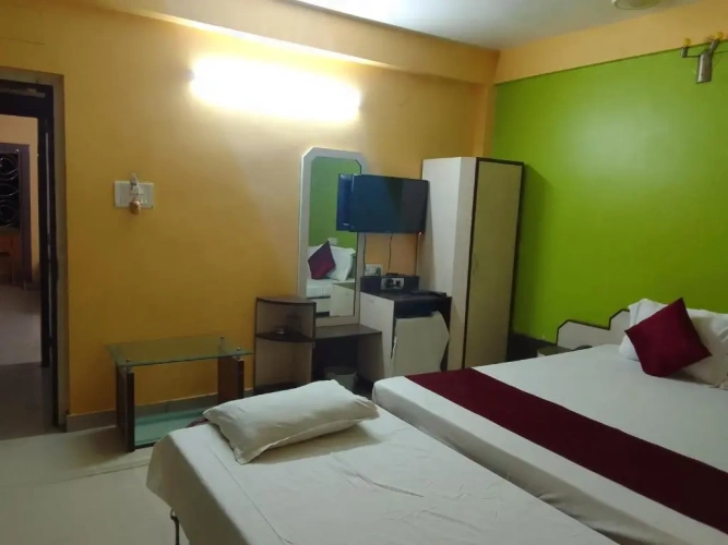 Standard Triple room