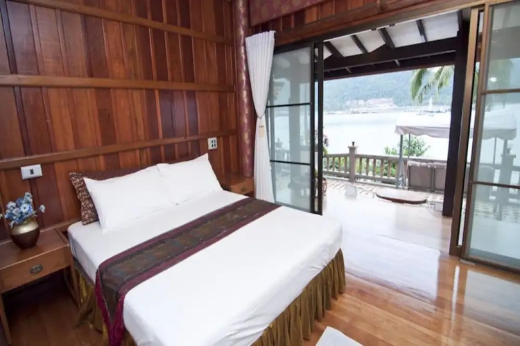 Deluxe Villa with balcony and with sea view