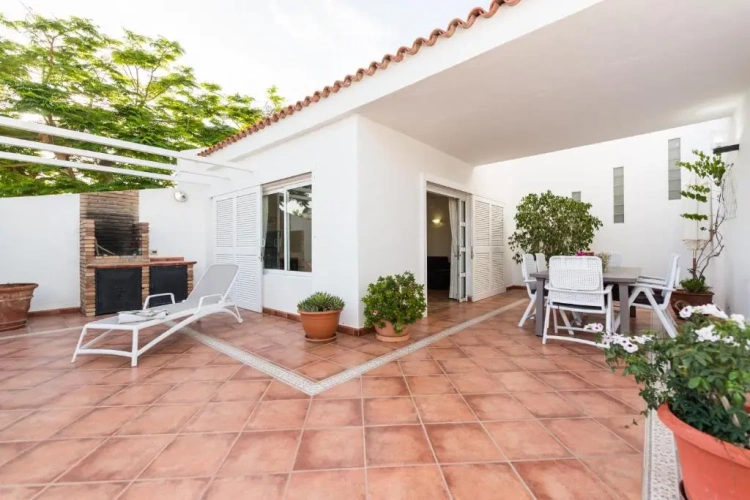 3 Bedrooms Cottage