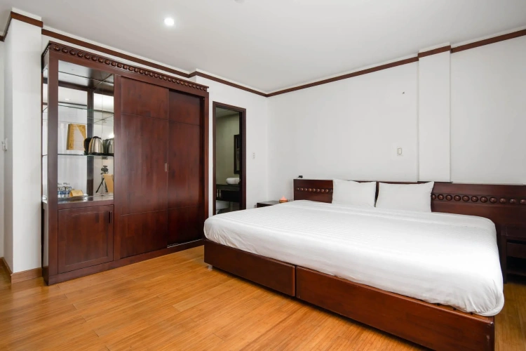 Standard Twin room with city view