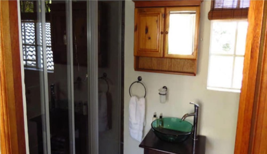 8 Landsdowne Bed and Breakfast