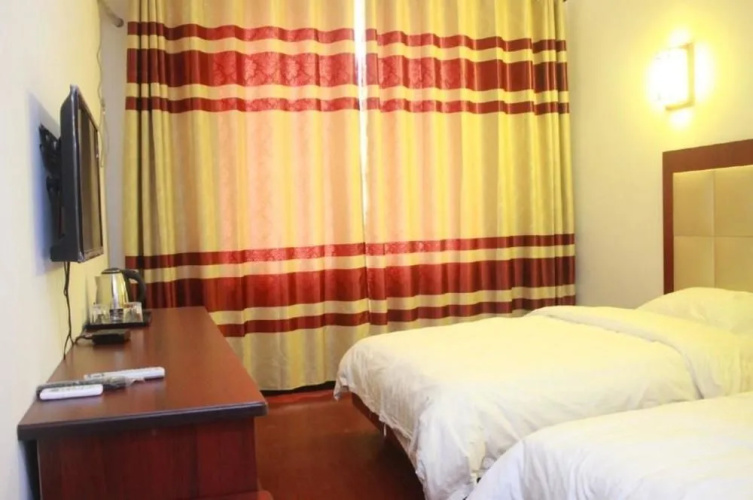 Lintong Shenglong Hotel