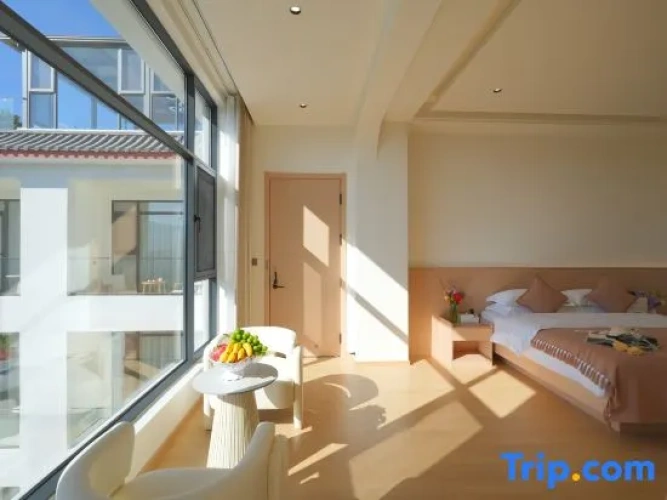 2 Bedrooms Suite