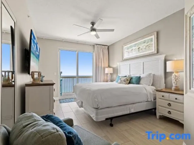 3 Bedrooms Apartment