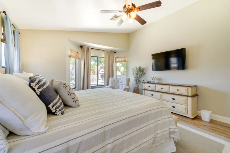 Phoenix Vacation Home w/ Private Pool Near Hiking!