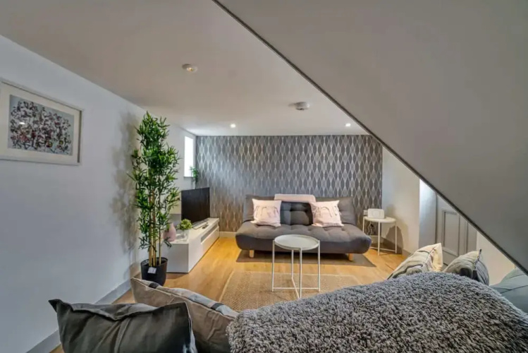 Host Stay Bridgepoint House