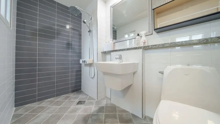 Geoje Beachwhite Pension