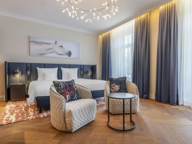 Junior Suite with park view