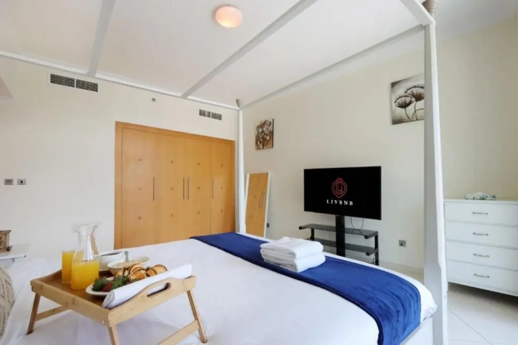 3 Bedrooms Apartment